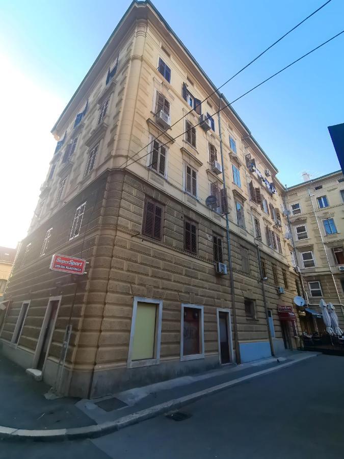 City Studio Market 5 - Rijeka Rent Kültér fotó
